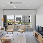 Peaceful One Bedroom Residence With Parking